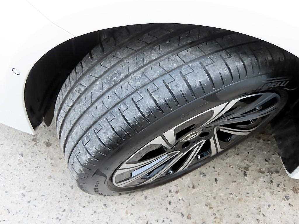 Mercedes-Benz E-Class — photo 20