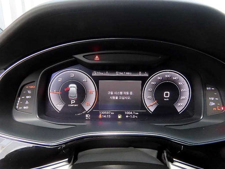 Audi Q8 — photo 09
