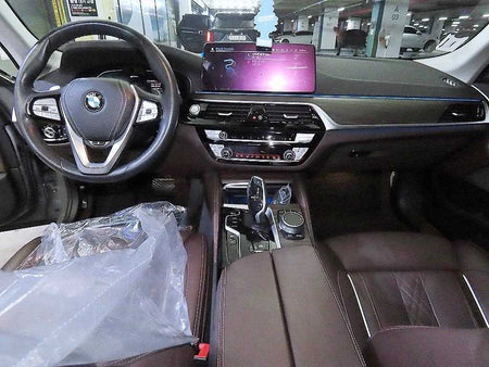 BMW 5-Series — photo 10
