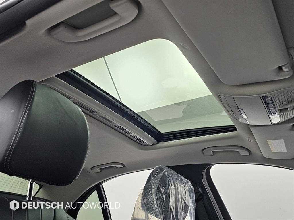 Mercedes-Benz E-Class — photo 19