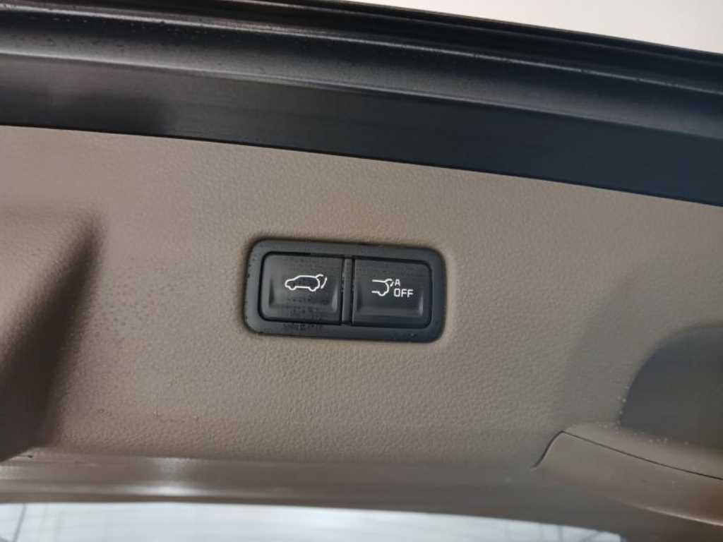 Kia Carnival — photo 17