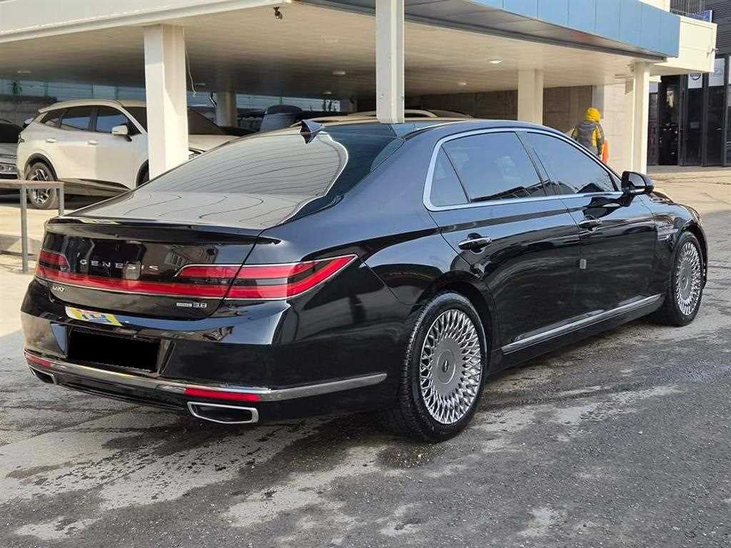Genesis G90 — photo 04