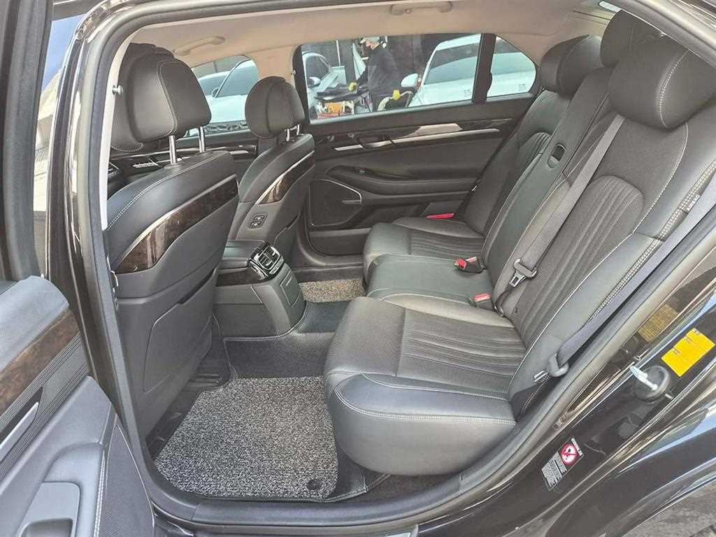 Genesis G90 — photo 07