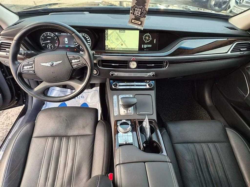 Genesis G90 — photo 08