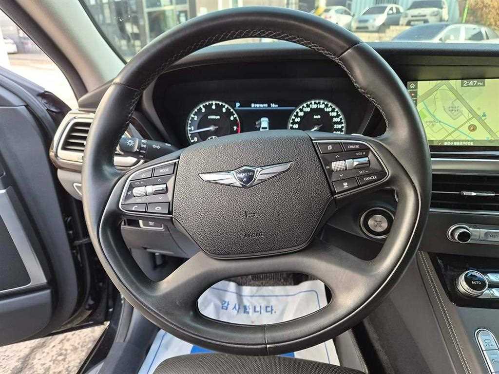 Genesis G90 — photo 09