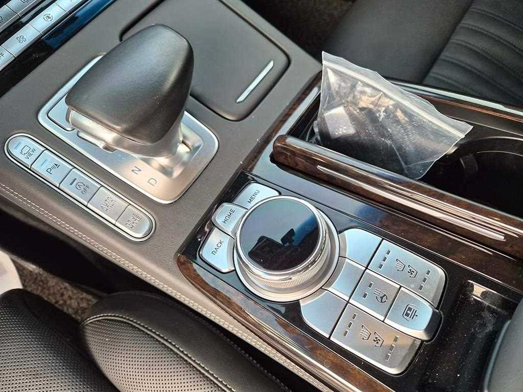 Genesis G90 — photo 10