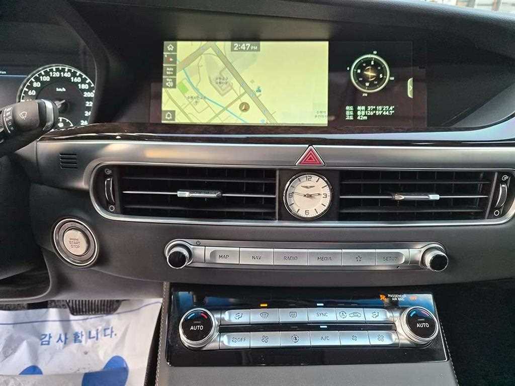 Genesis G90 — photo 14