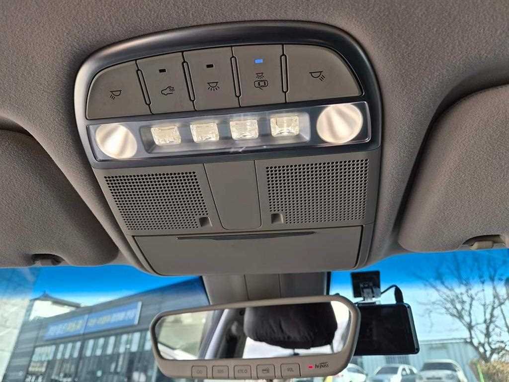 Genesis G90 — photo 18