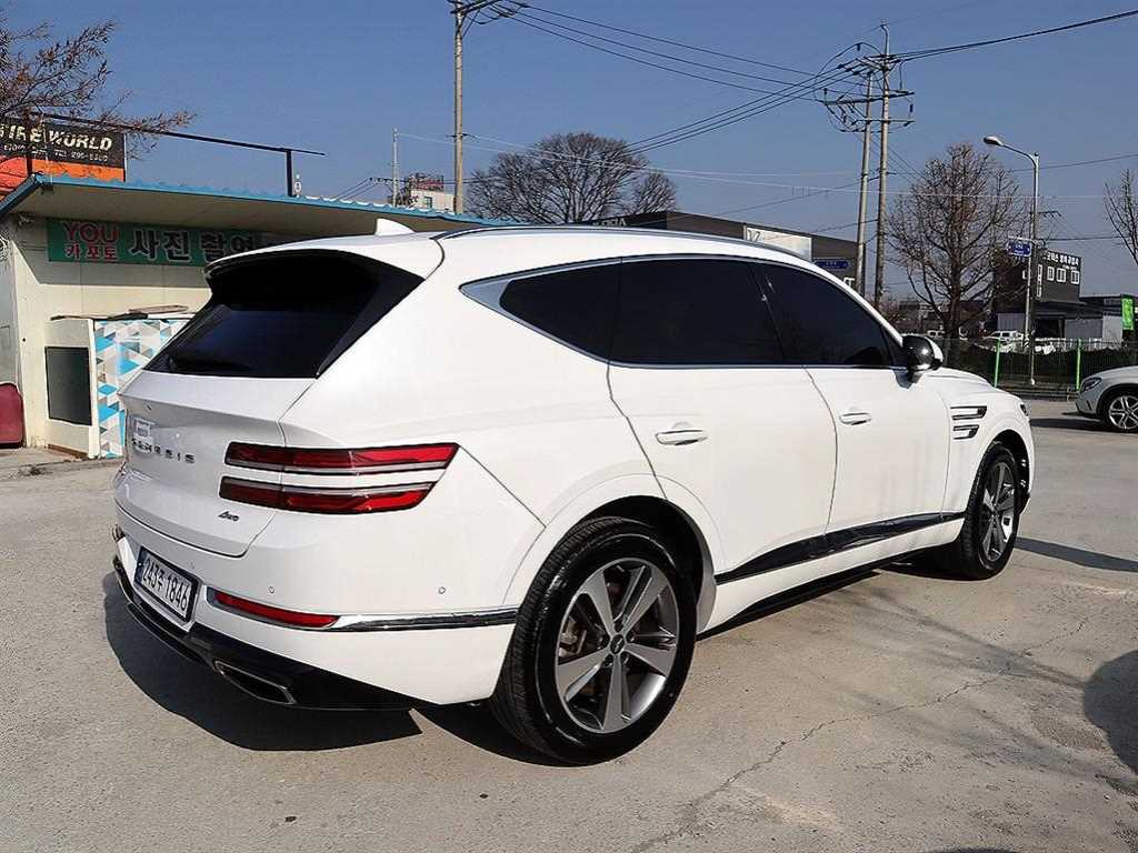 Genesis GV80 — photo 03
