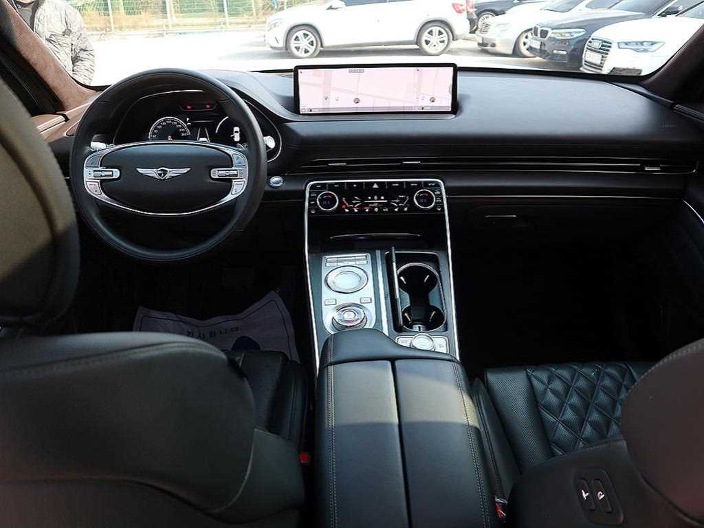 Genesis GV80 — photo 05