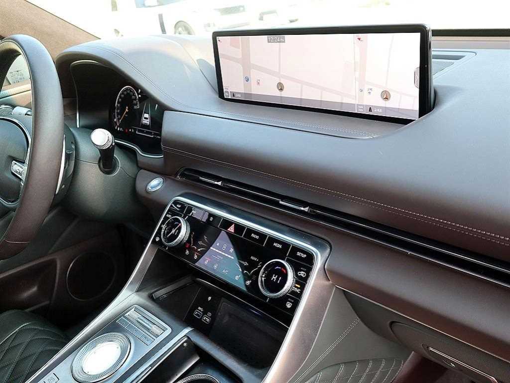 Genesis GV80 — photo 11