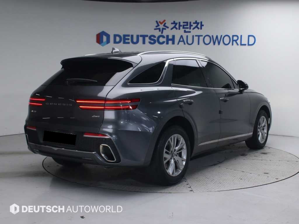 Genesis GV70 — photo 03