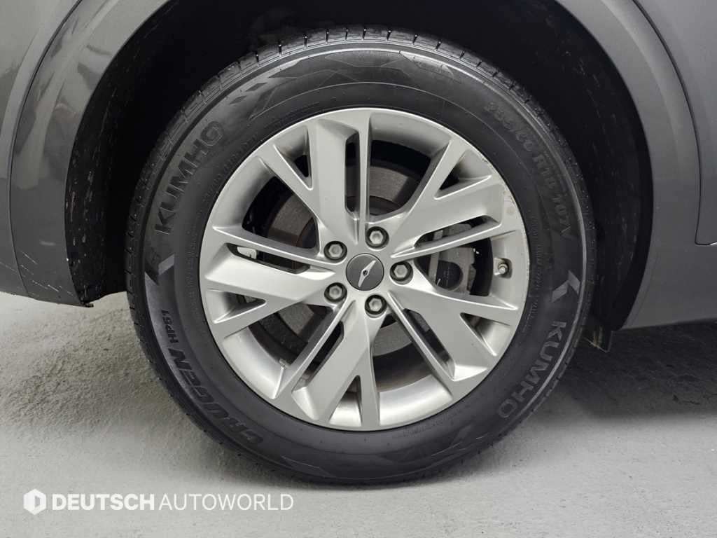 Genesis GV70 — photo 06