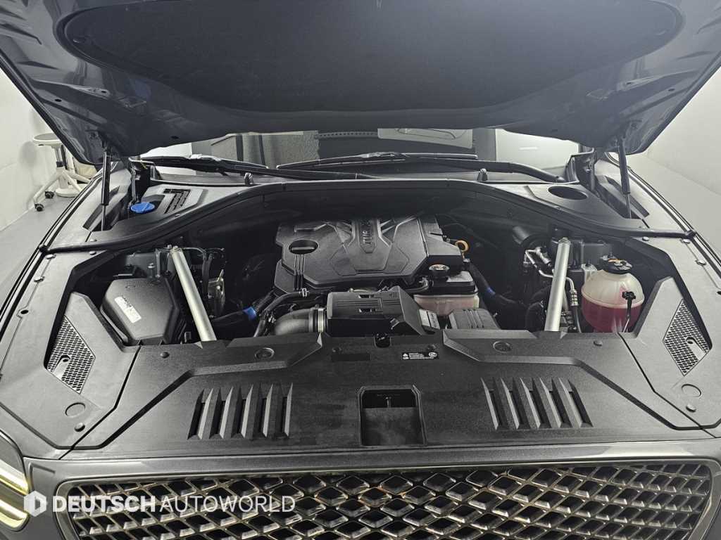 Genesis GV70 — photo 07