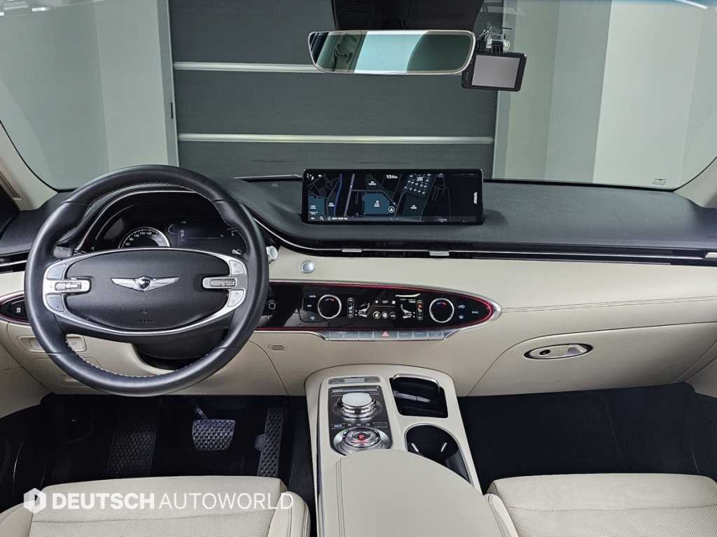 Genesis GV70 — photo 08
