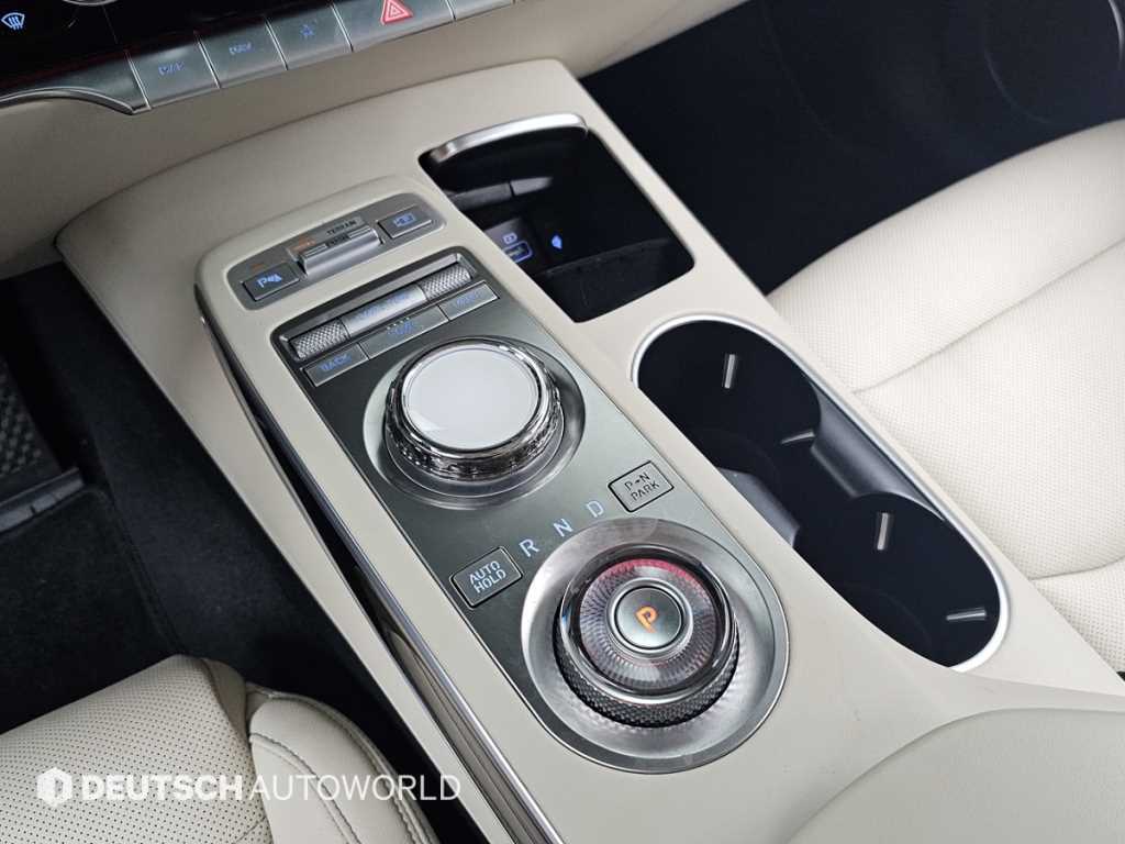 Genesis GV70 — photo 10