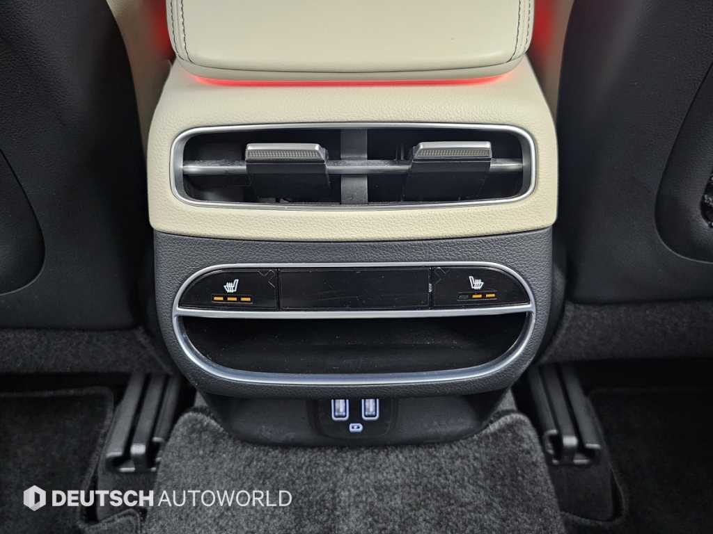 Genesis GV70 — photo 16