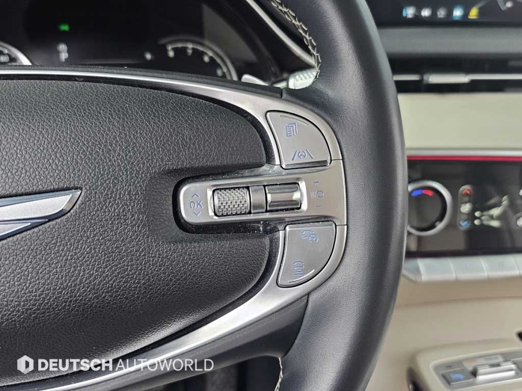 Genesis GV70 — photo 18