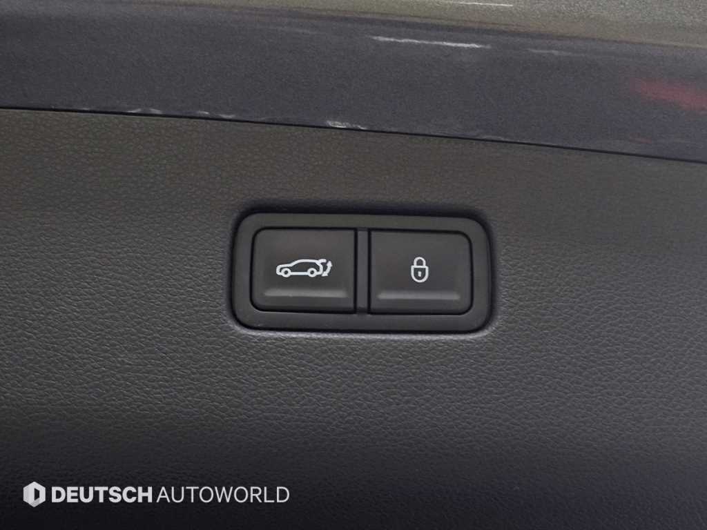 Genesis GV70 — photo 20