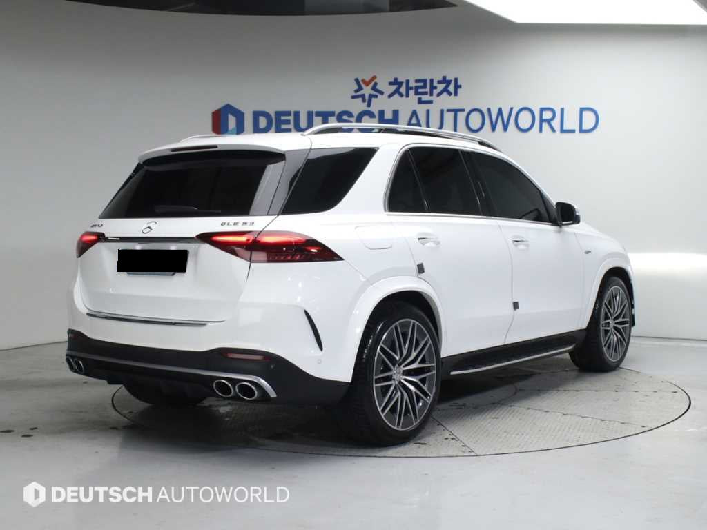 Mercedes-Benz GLE-Class — photo 02