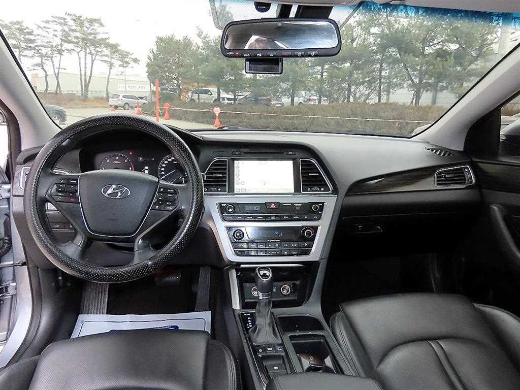 Hyundai Sonata — photo 07