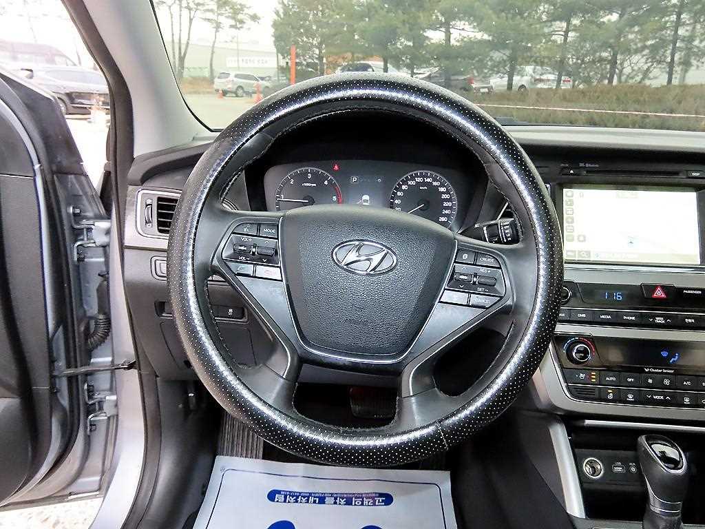 Hyundai Sonata — photo 08