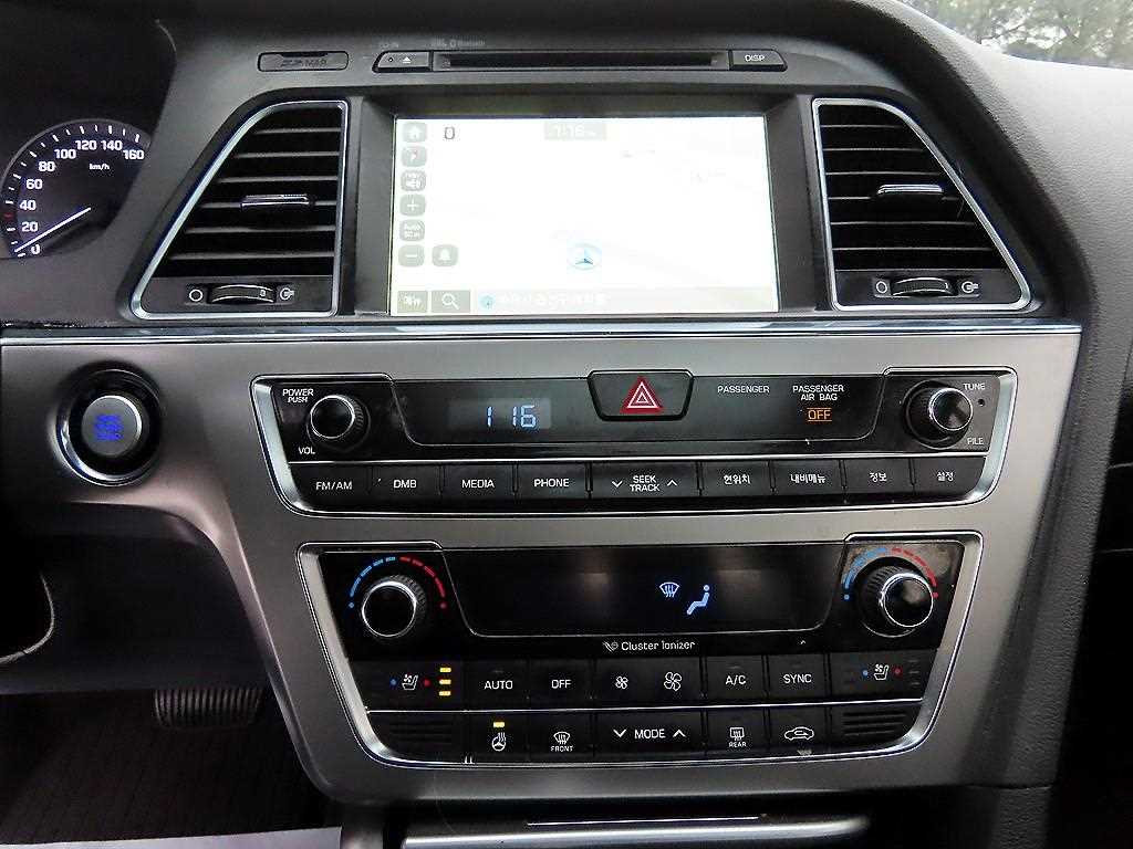 Hyundai Sonata — photo 12