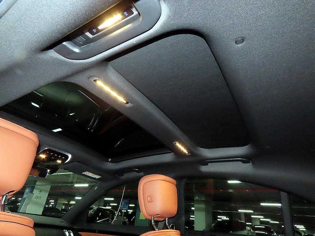 Mercedes-Benz S-Class — photo 15