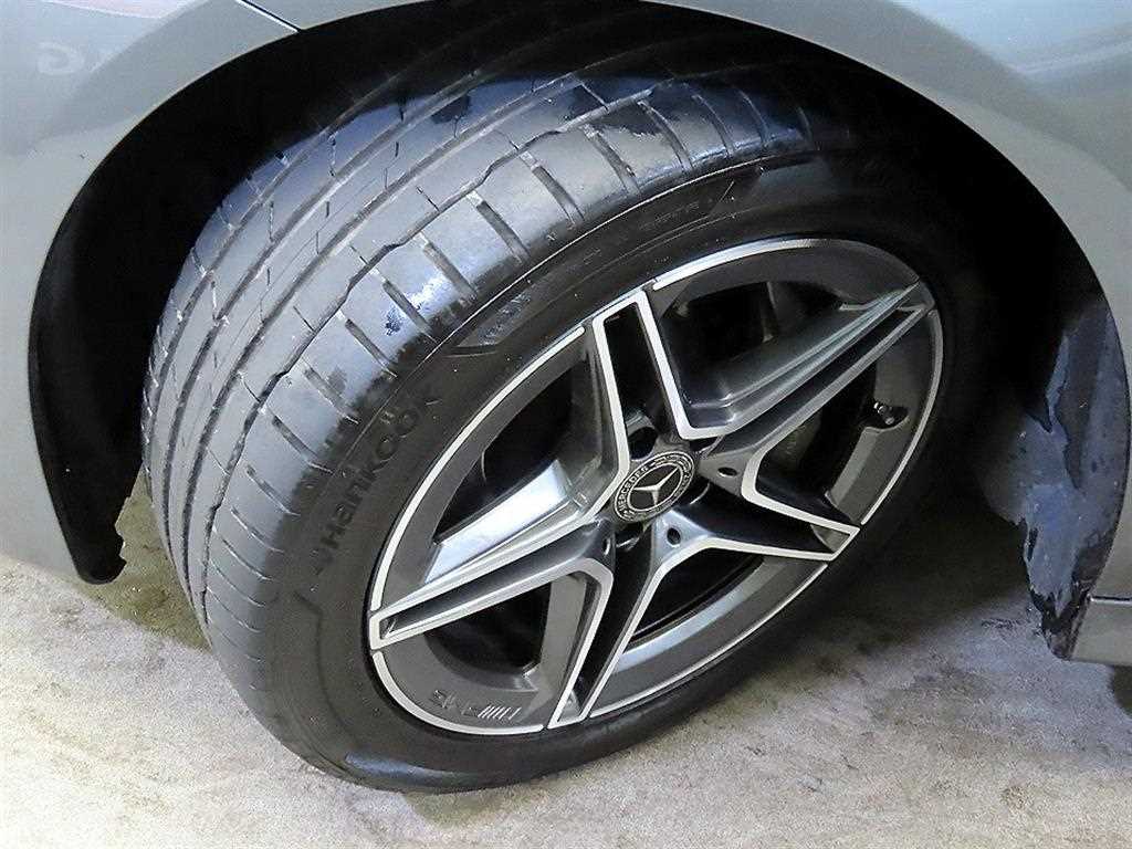 Mercedes-Benz S-Class — photo 20