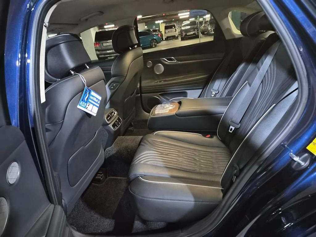 Genesis G80 — photo 07