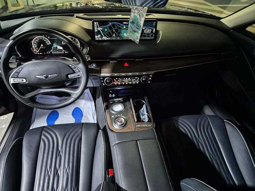 Genesis G80 — photo 08