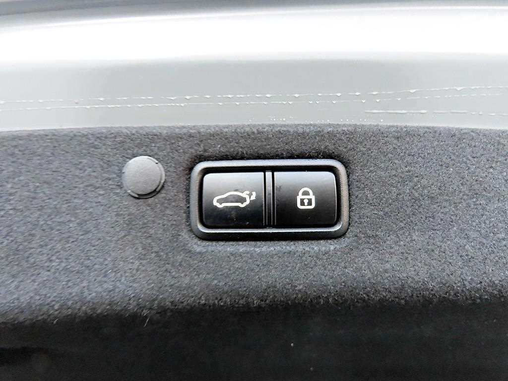 Hyundai Grandeur — photo 17