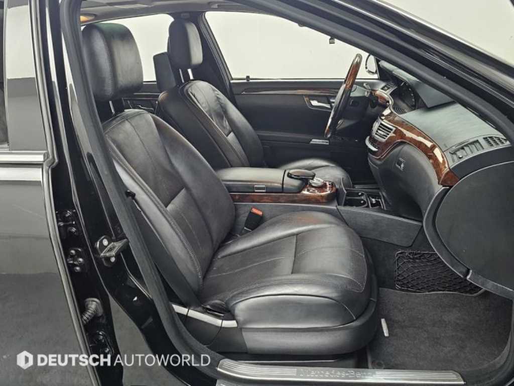 Mercedes-Benz S-Class — photo 10