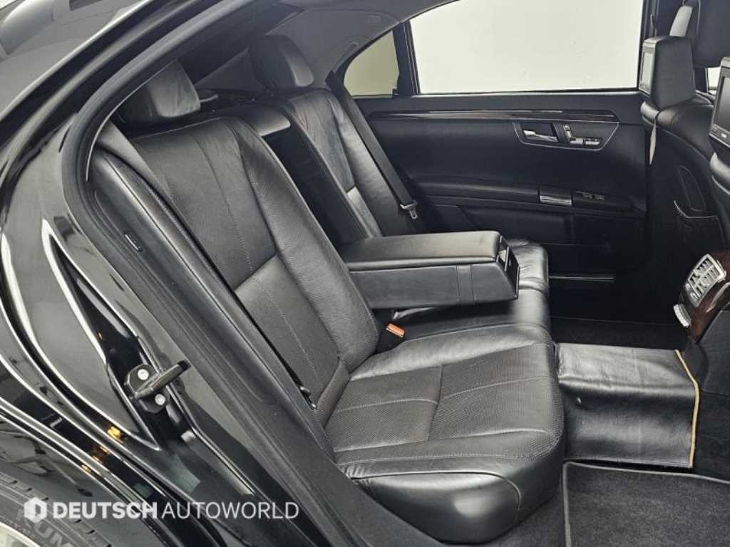 Mercedes-Benz S-Class — photo 12