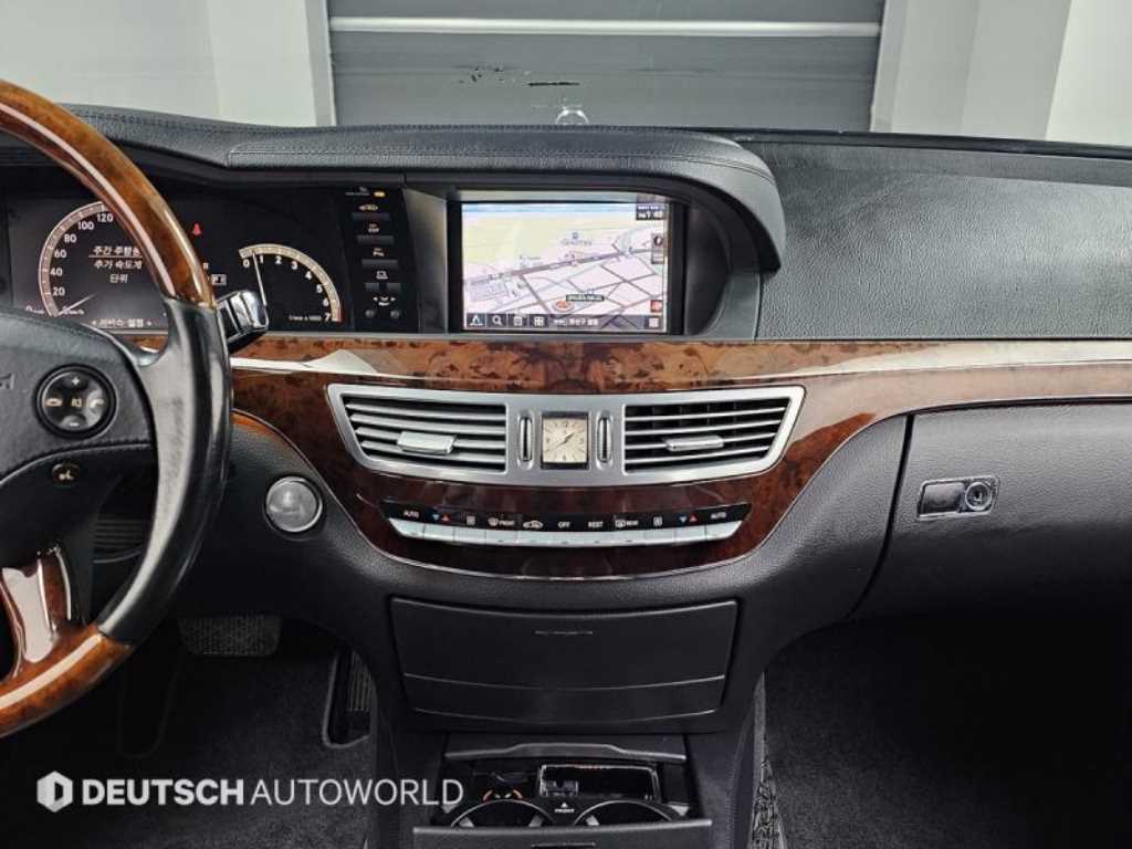 Mercedes-Benz S-Class — photo 14