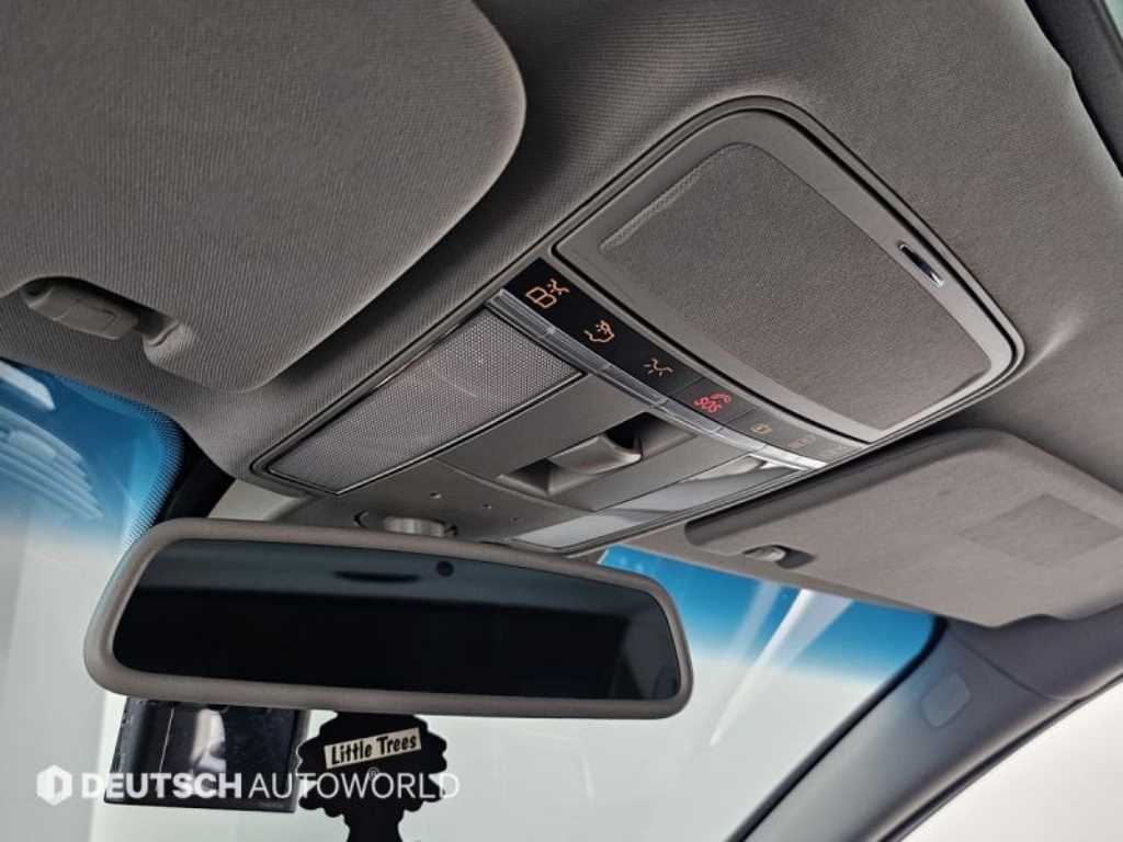Mercedes-Benz S-Class — photo 18