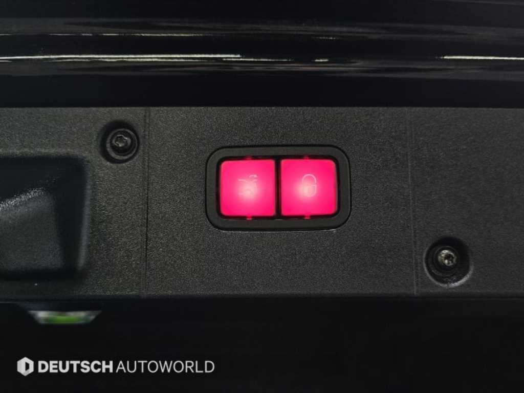 Mercedes-Benz S-Class — photo 20