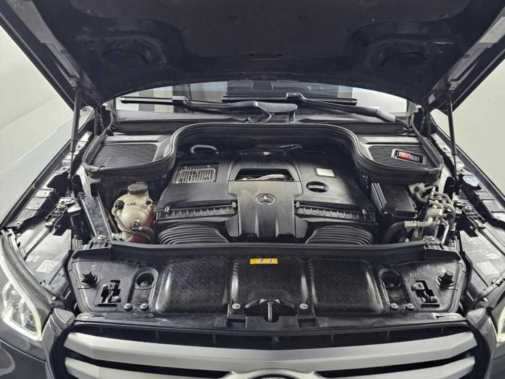 Mercedes-Benz GLS-Class — photo 06