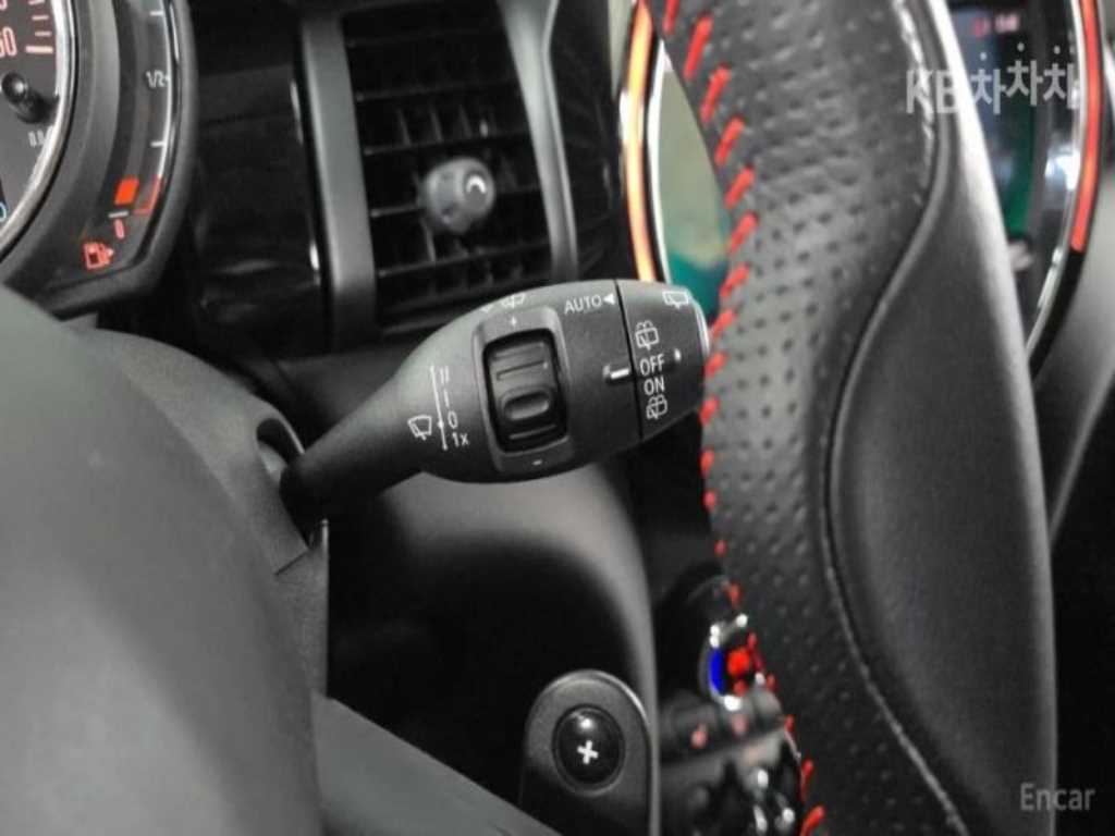 Mini Cooper — photo 14