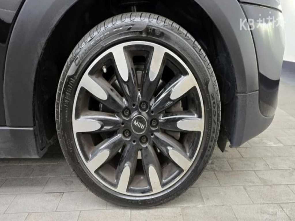 Mini Cooper — photo 20