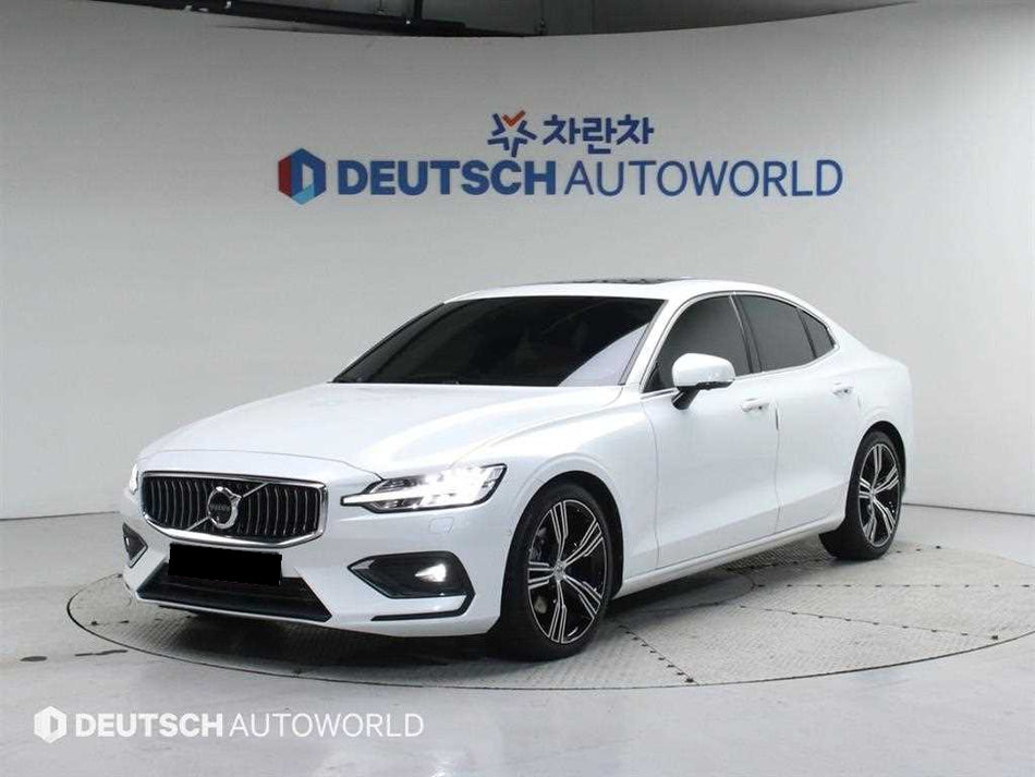 Volvo S60 — photo 01