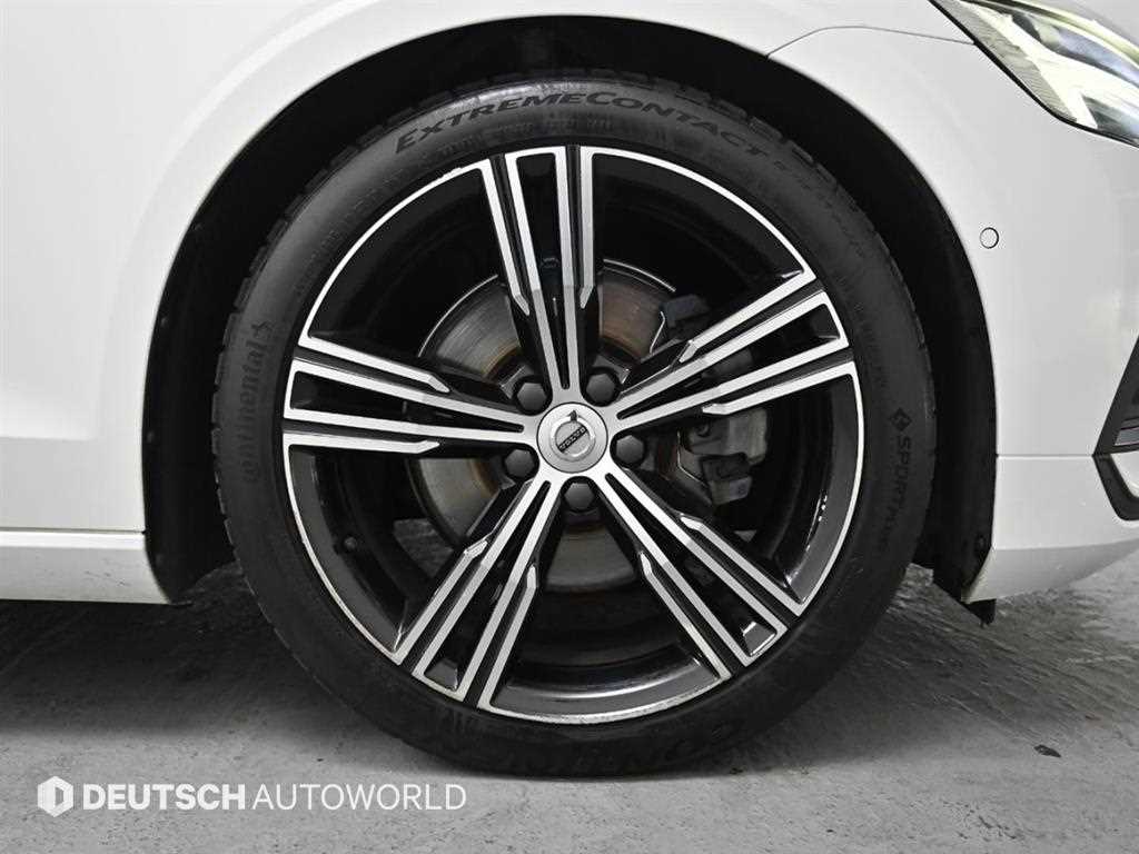 Volvo S60 — photo 05