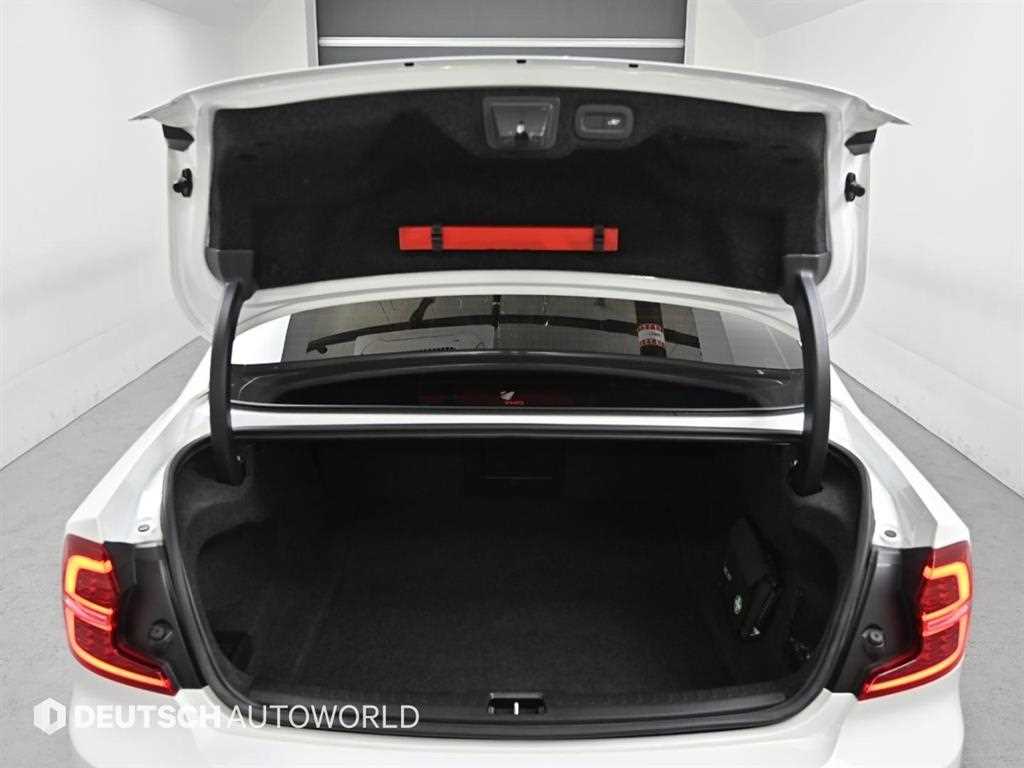 Volvo S60 — photo 20