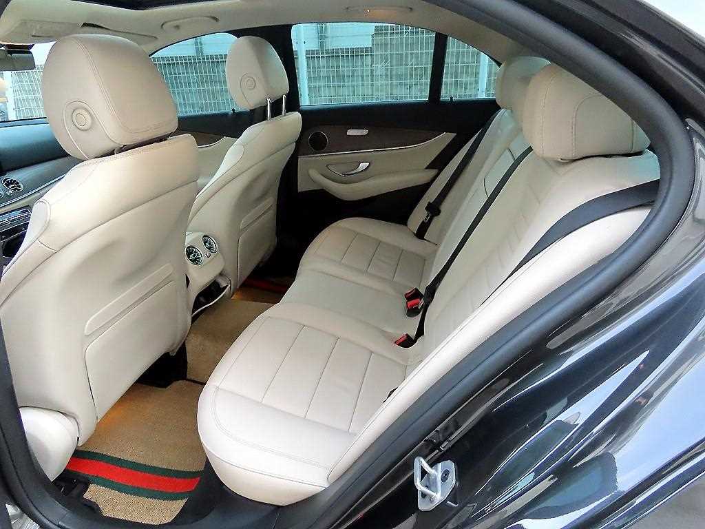 Mercedes-Benz E-Class — photo 06