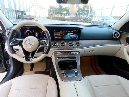 Mercedes-Benz E-Class — photo 07