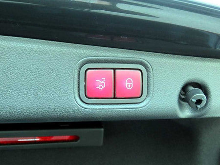 Mercedes-Benz E-Class — photo 16