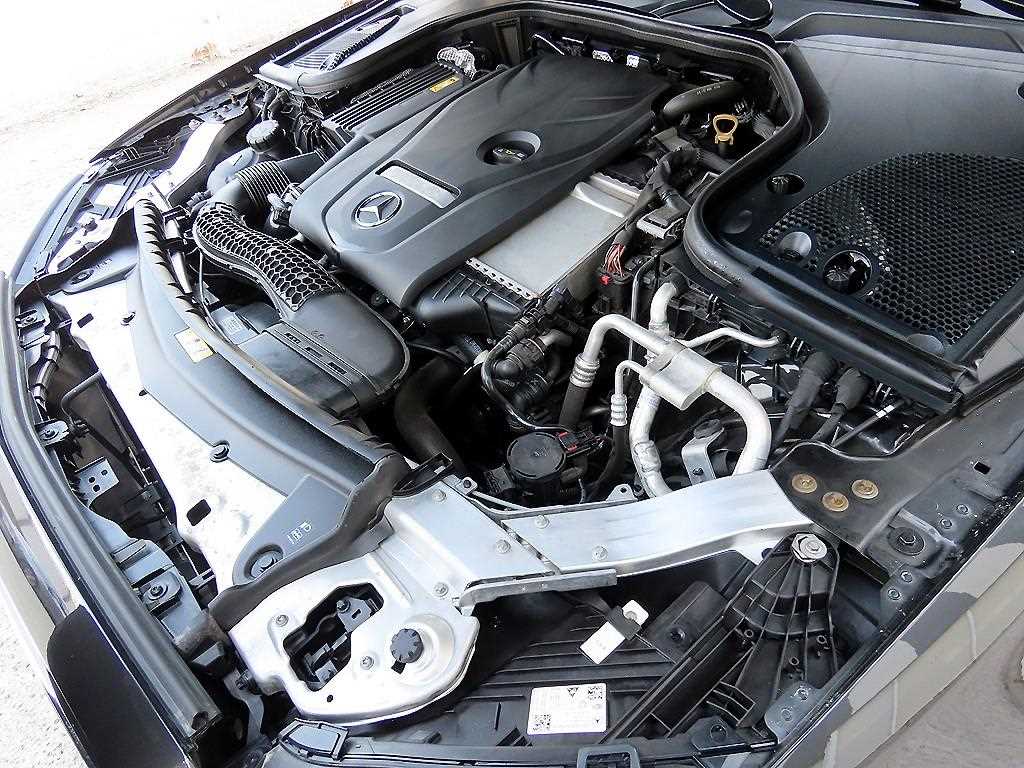 Mercedes-Benz E-Class — photo 19