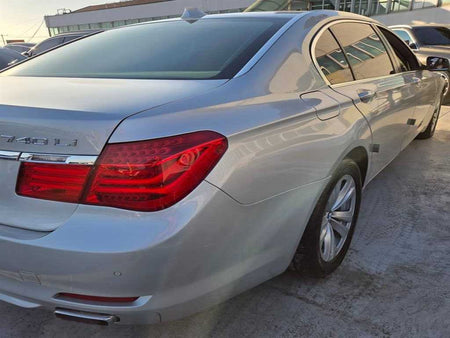 BMW 7-Series — photo 03