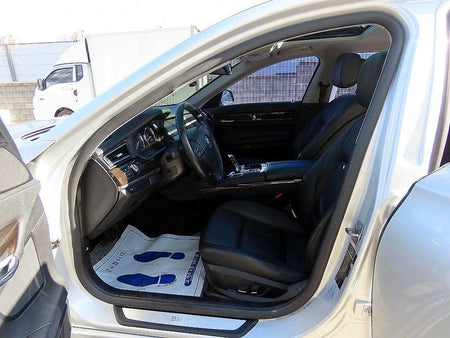 BMW 7-Series — photo 05