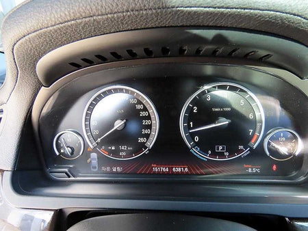 BMW 7-Series — photo 09